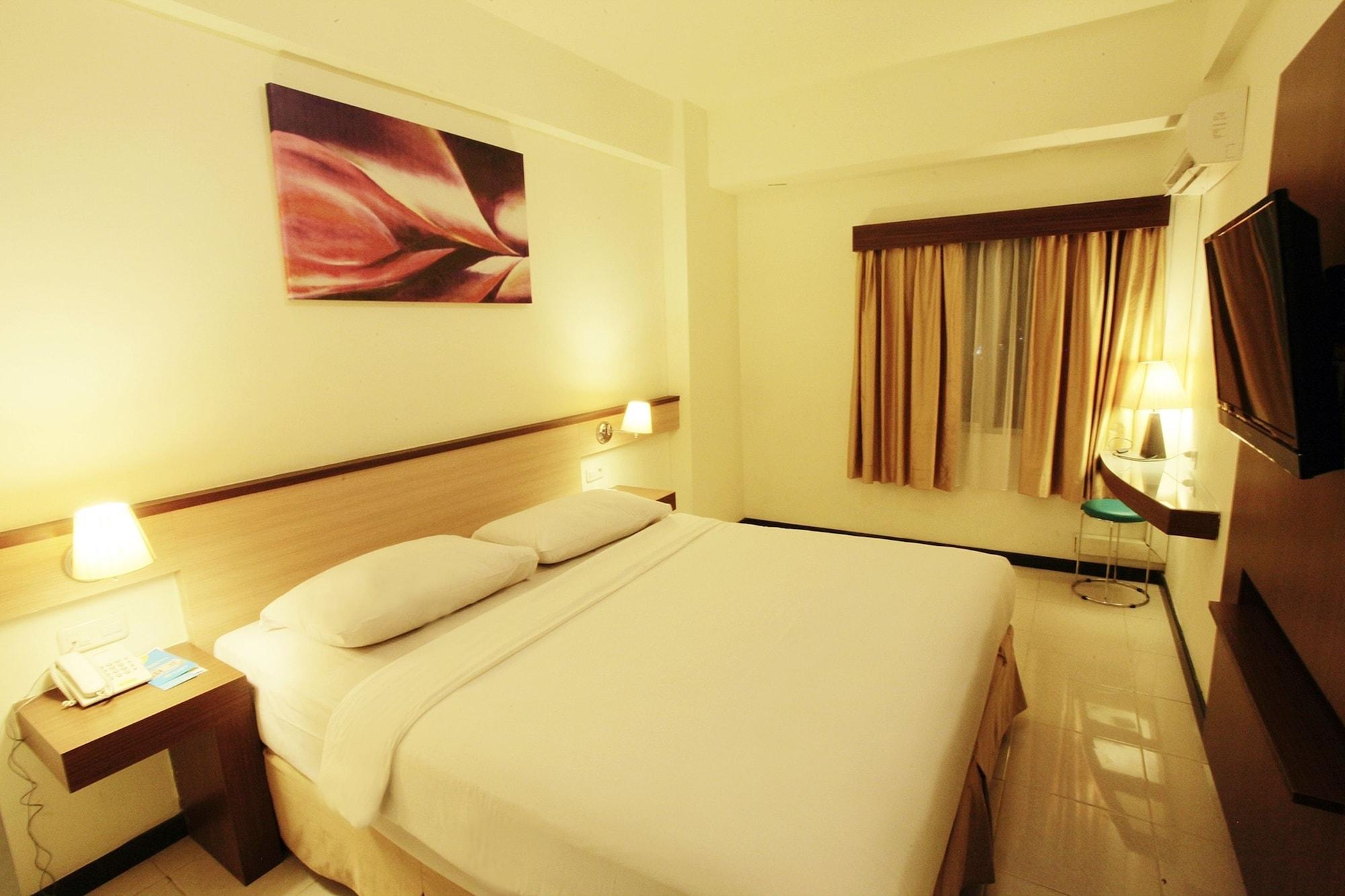 Everyday Smart Hotel - Malang Kültér fotó