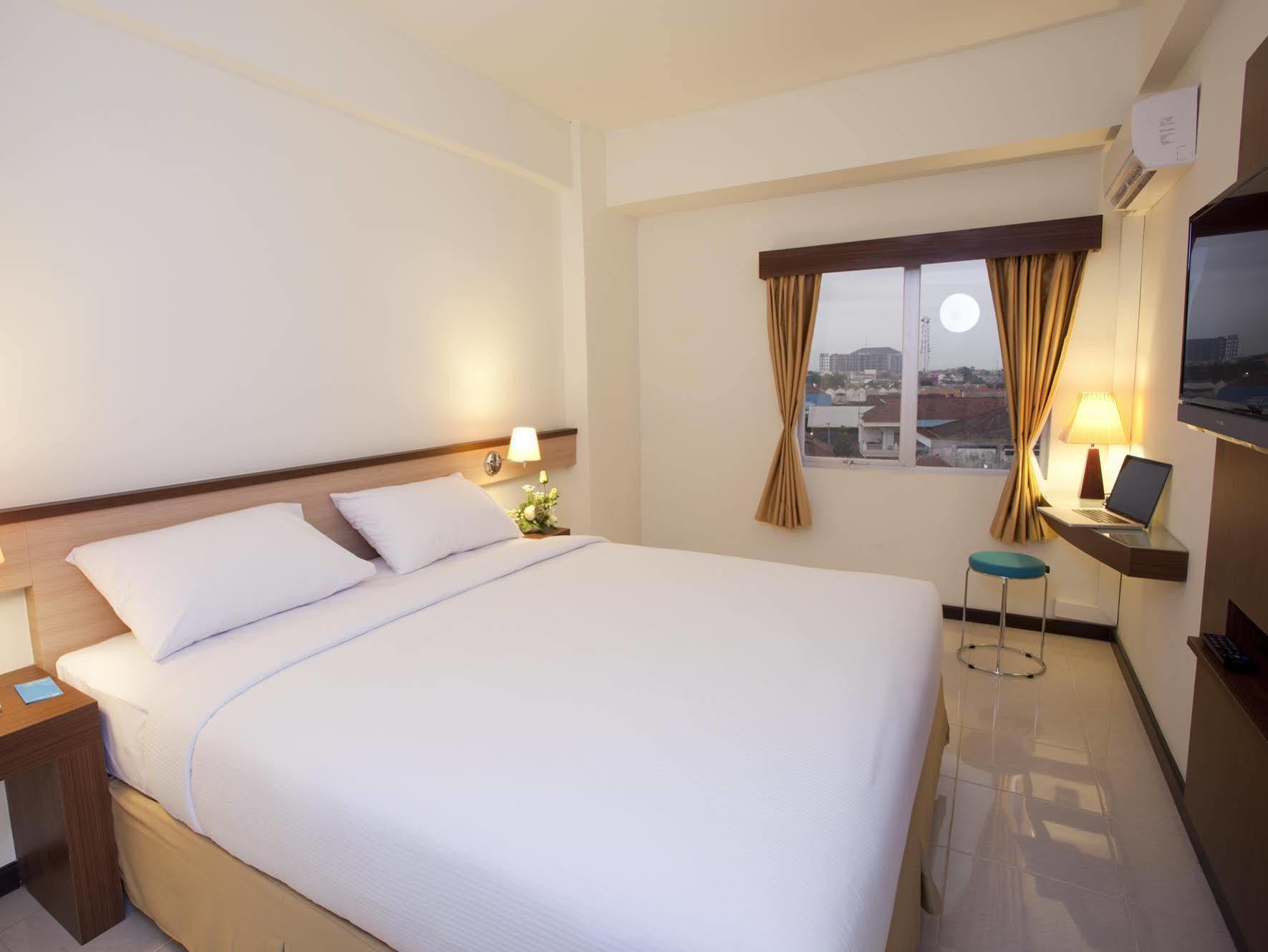 Everyday Smart Hotel - Malang Kültér fotó