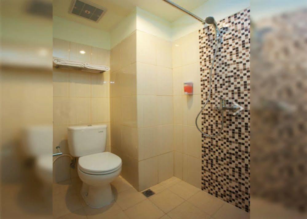 Everyday Smart Hotel - Malang Kültér fotó